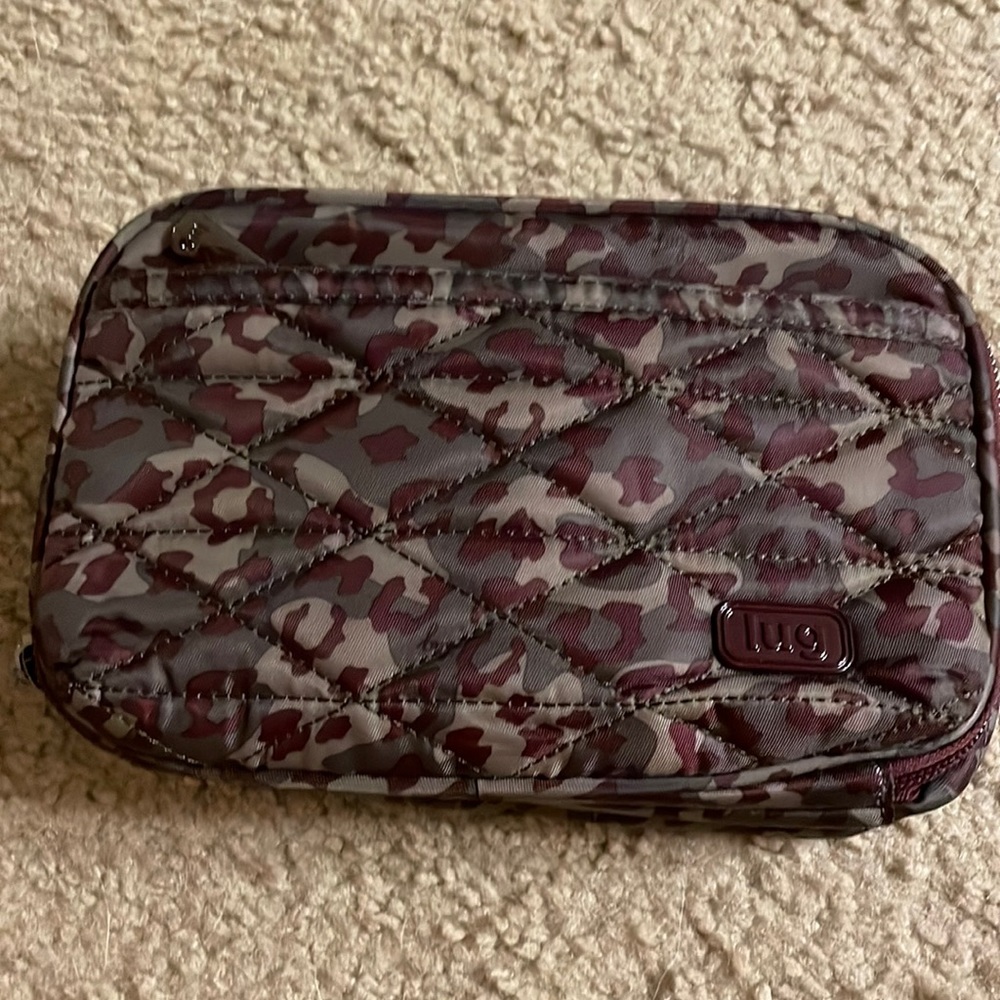 Like new lug roundabout